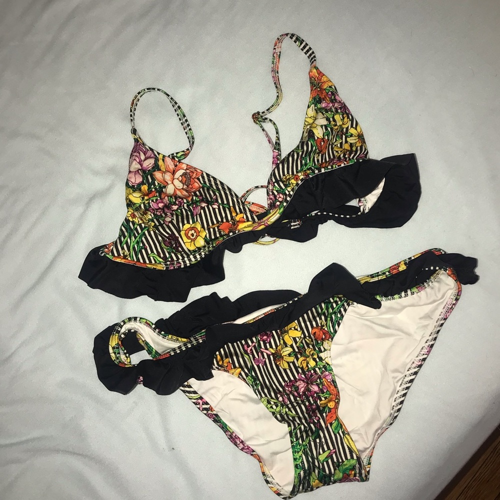 MinkPink Floral bikini set
